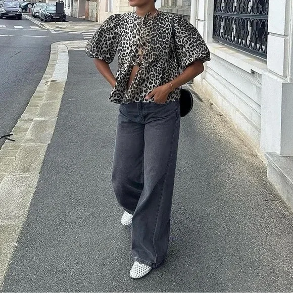 Tie Front Leopard Print Babydoll Top - Picture 2 of 6